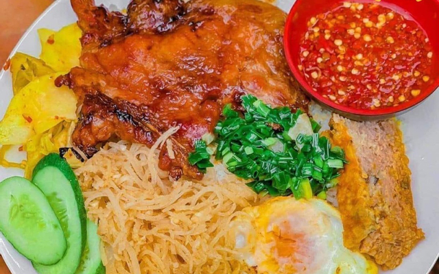 Cơm Tấm Hậu - Trần Hưng Đạo