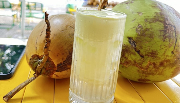 Tiệm Nước Dừa Thuỷ Danh - Trà Trái Cây & Ăn Vặt