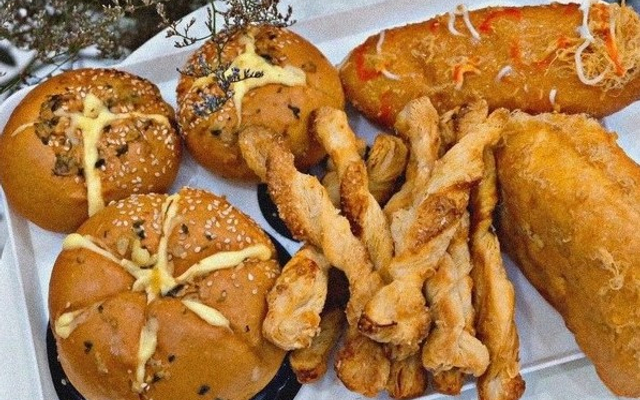 Bánh Mì & Bánh Bao Ba Hưng Bakery - 44 Nguyễn Tất Thành