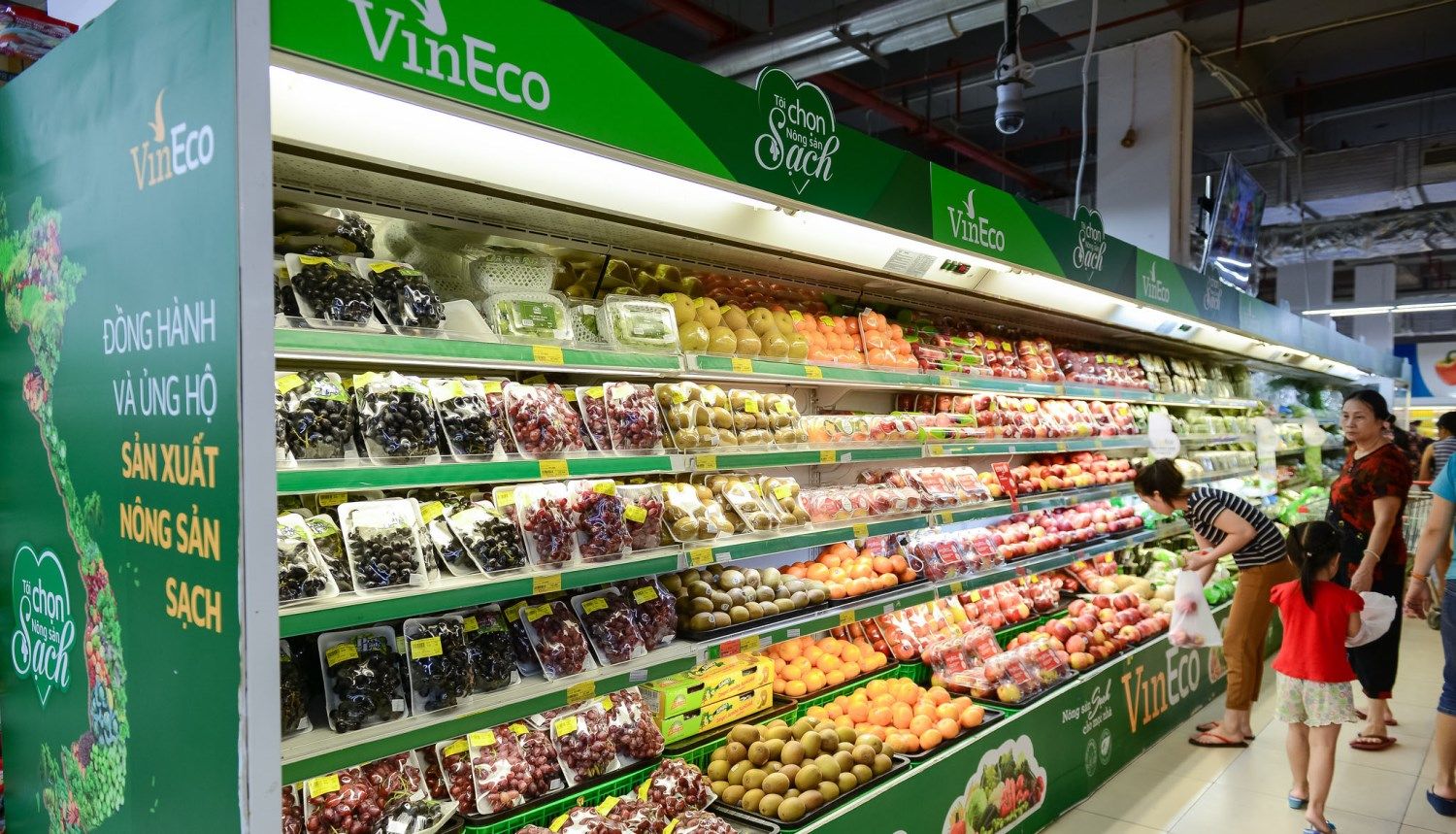Chợ dân sinh đông đúc sau thông tin hàng trăm siêu thị Vinmart tiếp xúc F0