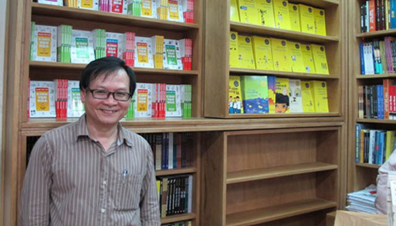 Tiệm Sách Kính Vạn Hoa - Lương Hữu Khánh