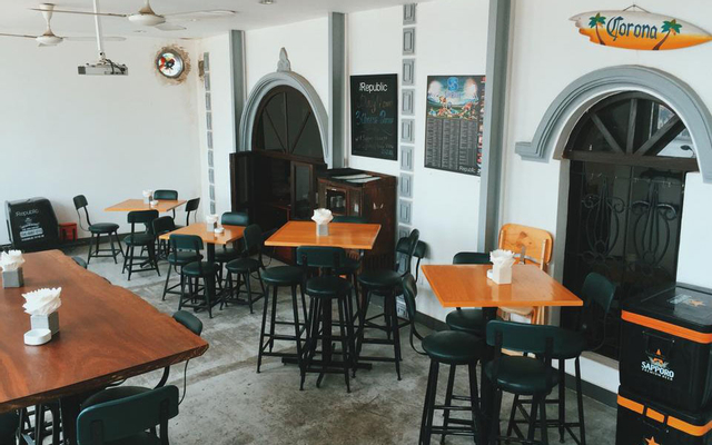 The Republic Bar - Xuân Diệu