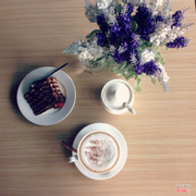 Cappuccino & chocolate strawberry cake