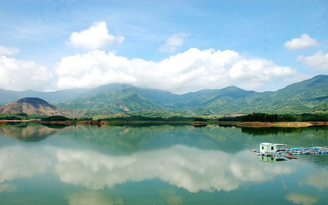 Hồ Hòa Trung - Tân Ninh