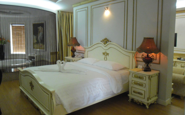 White Palace Luxury Hotel - Hà Huy Tập