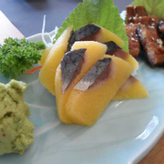 
Sashimi cá trích ép trứng