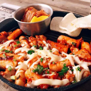 gà và teokbokki