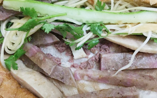 Bánh Mì Patê Sáu Lượm - Trần Hầu