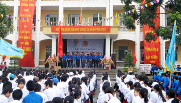 Trường THPT Lê Hồng Phong - Cẩm Phú