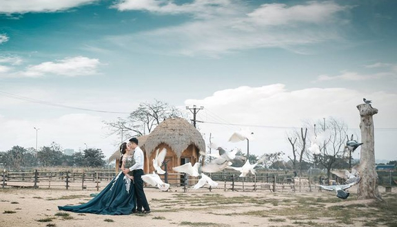 Tại Ảnh Viện Áo Cưới Việt Phượng Selica, chúng tôi mang đến cho bạn những chiếc ảnh cưới tuyệt đẹp, hiện đại và đầy ý nghĩa. Chúng tôi tự hào là địa chỉ chụp ảnh cưới được yêu thích nhất hiện nay.