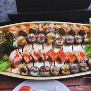 sushi combo thuyền