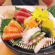 Sashimi cá hồi tổng hợp