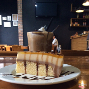 cafe cốt dừa + cheesecake