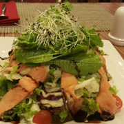 Salad cá hồi