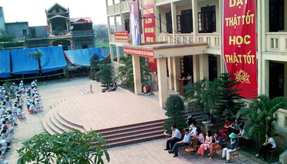 Trường THCS Trần Quốc Toản - Quang Trung