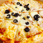 Pizza xúc xích 😍😍 ăn ngoc cực 