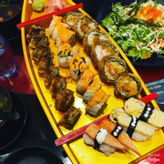 Thuyền sushi
