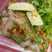 bánh bột lọc & chả