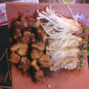 Vú dê nướng, thịt bò cuộn nấm