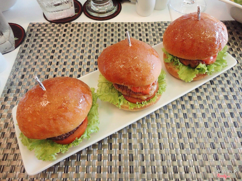 Set mini hamburger (bò, gà, cá hồi)