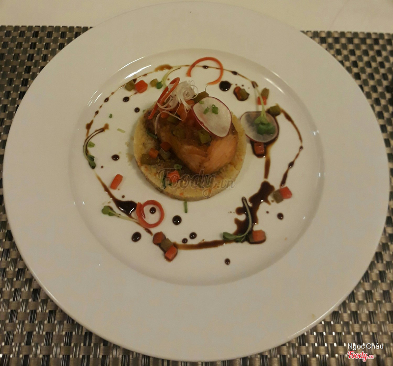 Cá Hồi nướng couscous cơm Ả Rập và sốt tương