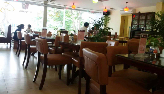 Dynamic Cafe - Xuân Thủy