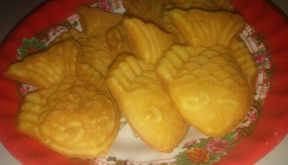 Bánh Con Cá Vàng - Cách Mạng Tháng 8