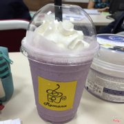 Blueberry yo-shake
