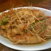 Cá diêu hồng chiên giòn

Nguồn: http://www.foody.vn/ho-chi-minh/ot-do-am-thuc-thai-lan
