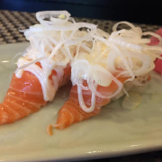 Sake negi sushi