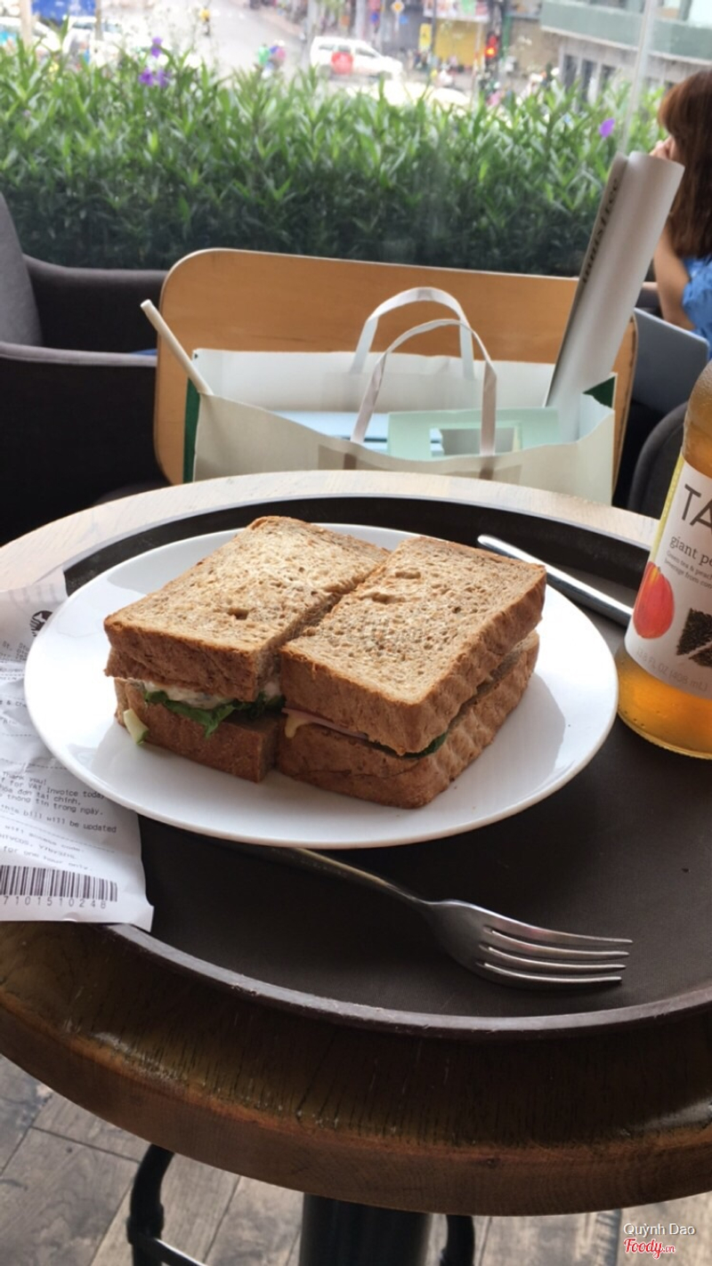 Chicken Mayo-Ham & Cheese Sandwich (80.000vnd)