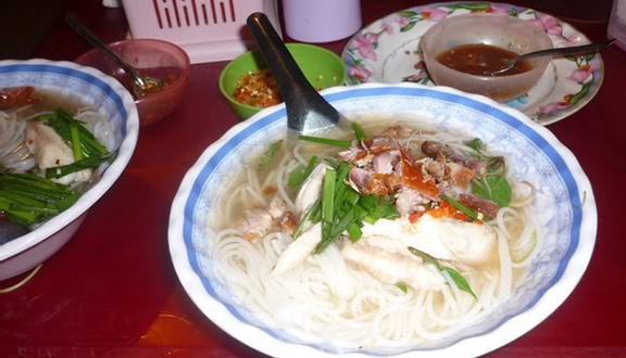 Cây Nhãn - Bún Nước Lèo