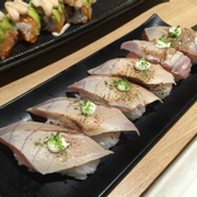 sushi cá ngừ