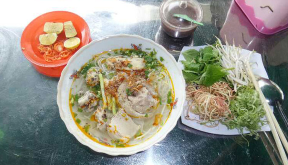 Quán Bánh Canh & Nui - Phan Bội Châu