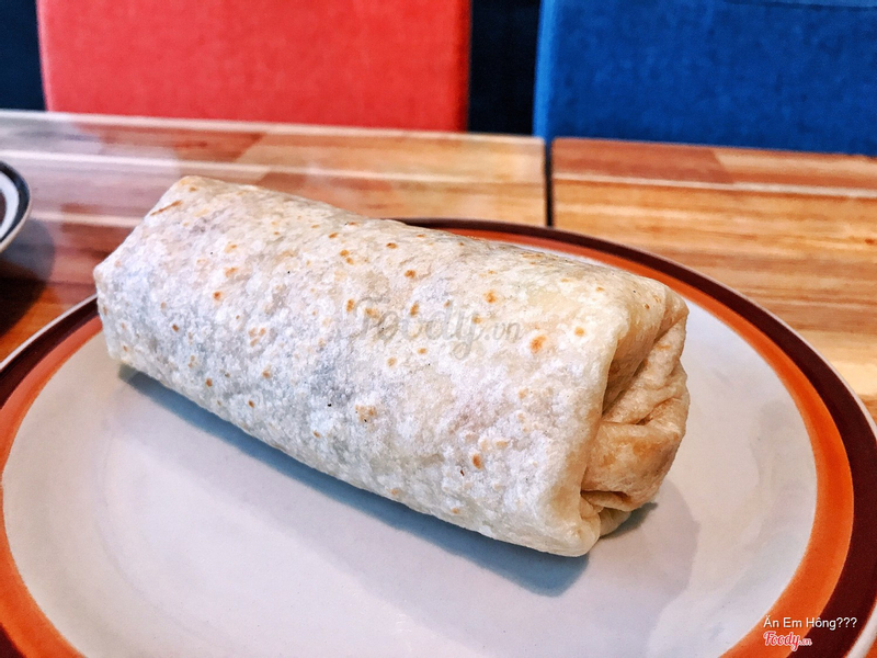 Chicken/Bacon/Guacamole Burrito 195k