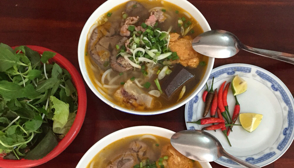 Quán Ngon - Bánh Canh Giò Heo & Bún Bò Huế