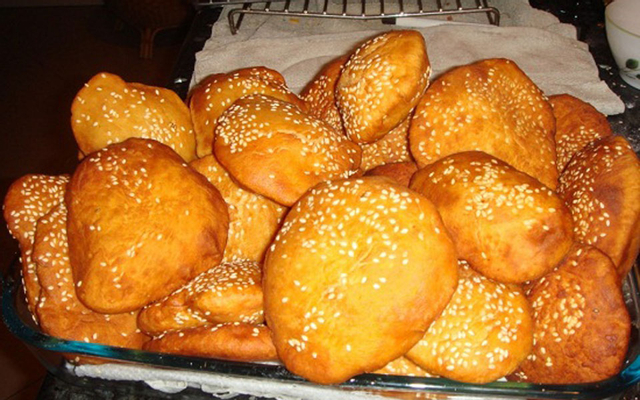 Bánh Tiêu Chiên - Lê Thị Hồng Gấm