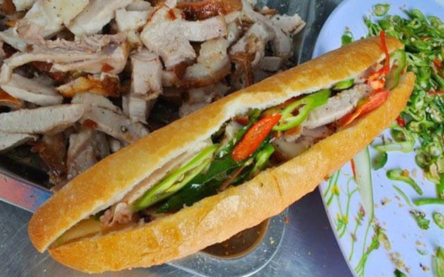 Má Hoa - Thịt Heo Quay & Bánh Mì
