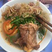 Bún riêu tôm thêm xương