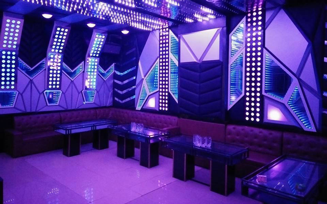 Hoàng Gia Club - Karaoke & Bar