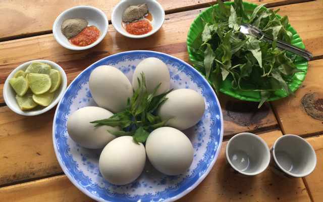 Trứng Lộn - Trần Cao Vân