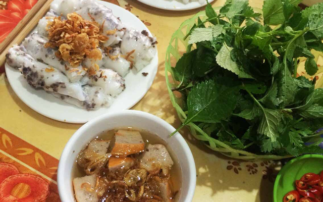 Gà Tần & Bánh Cuốn Nóng - Trương Định