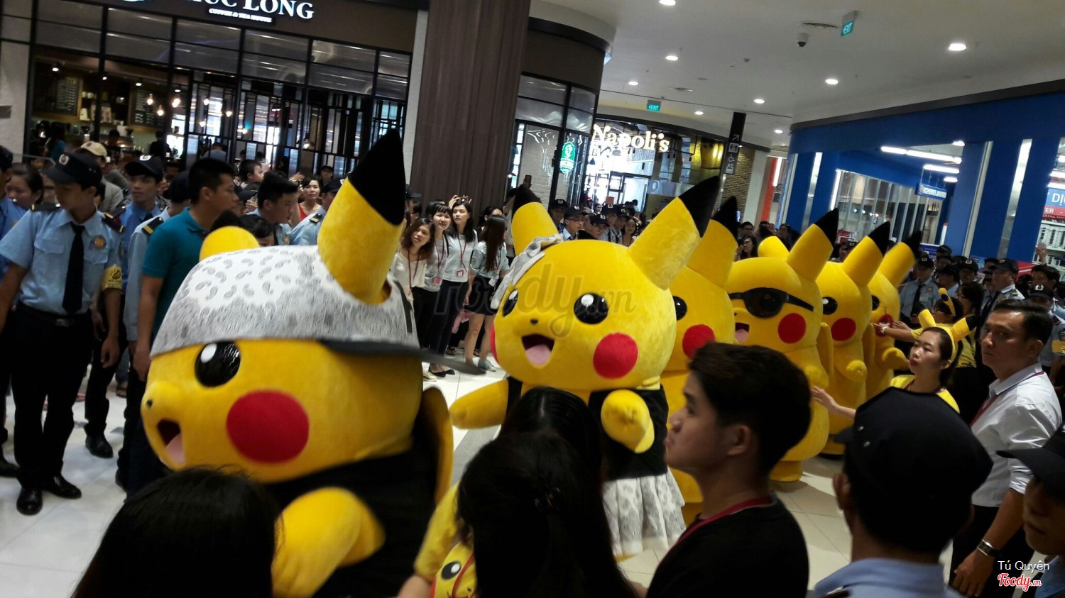 Binh đoàn Pikachu Aeon Mall Bình Tân