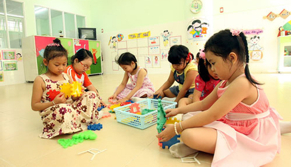 Mầm non Benz Benz, Yên Hòa, Quận Cầu Giấy, Hà Nội: Lớp học mầm non Benz Benz là nơi giáo dục và chăm sóc trẻ em đầy tâm huyết. Bạn sẽ được chứng kiến sự tiến bộ của con bạn qua các hoạt động giáo dục kết hợp vui chơi giúp trẻ phát triển toàn diện.