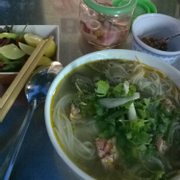 Bún bò tái