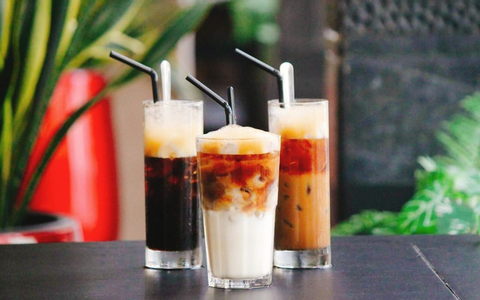 Cafe lãng mạn dắt gấu đi