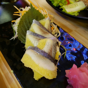 Nishi sashimi - Cá trích ép trứng sống