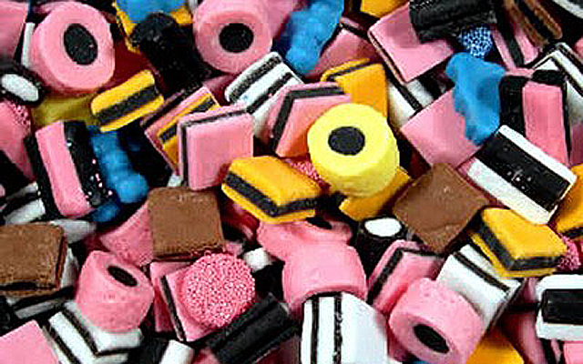 Hùng Mạnh - Cửa Hàng Bánh Kẹo 