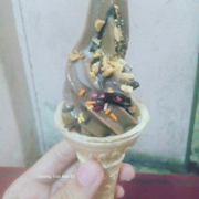 Chocolate Cream Cone - Kem ốc quế Sôcôla 3K