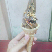 Chocolate Cream Cone - Kem ốc quế Sôcôla